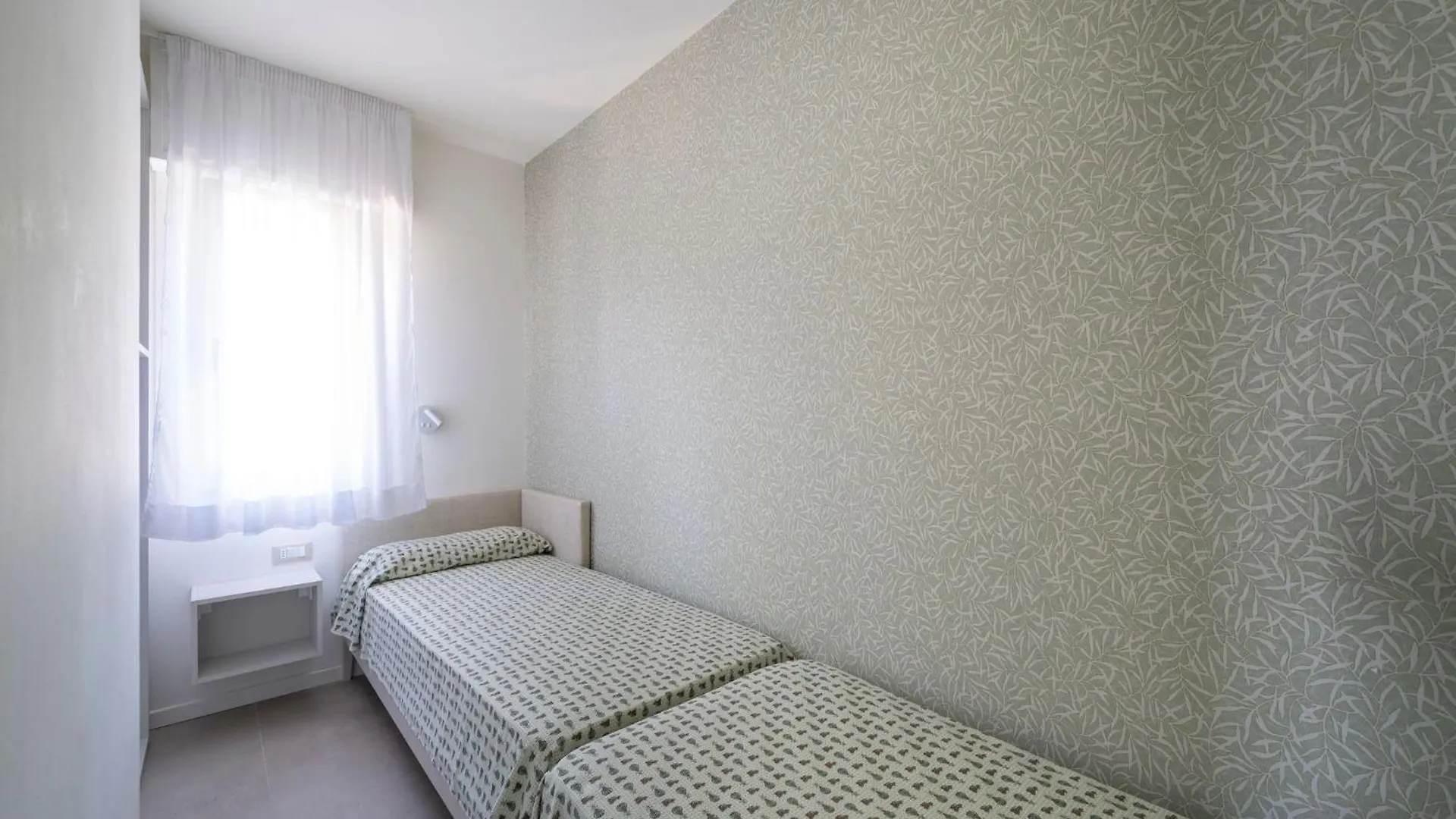 Elegant And Luminous Apartment With Terrace Bibione